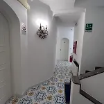A Due Passi Dal Centro Igea Aparthotel Capri